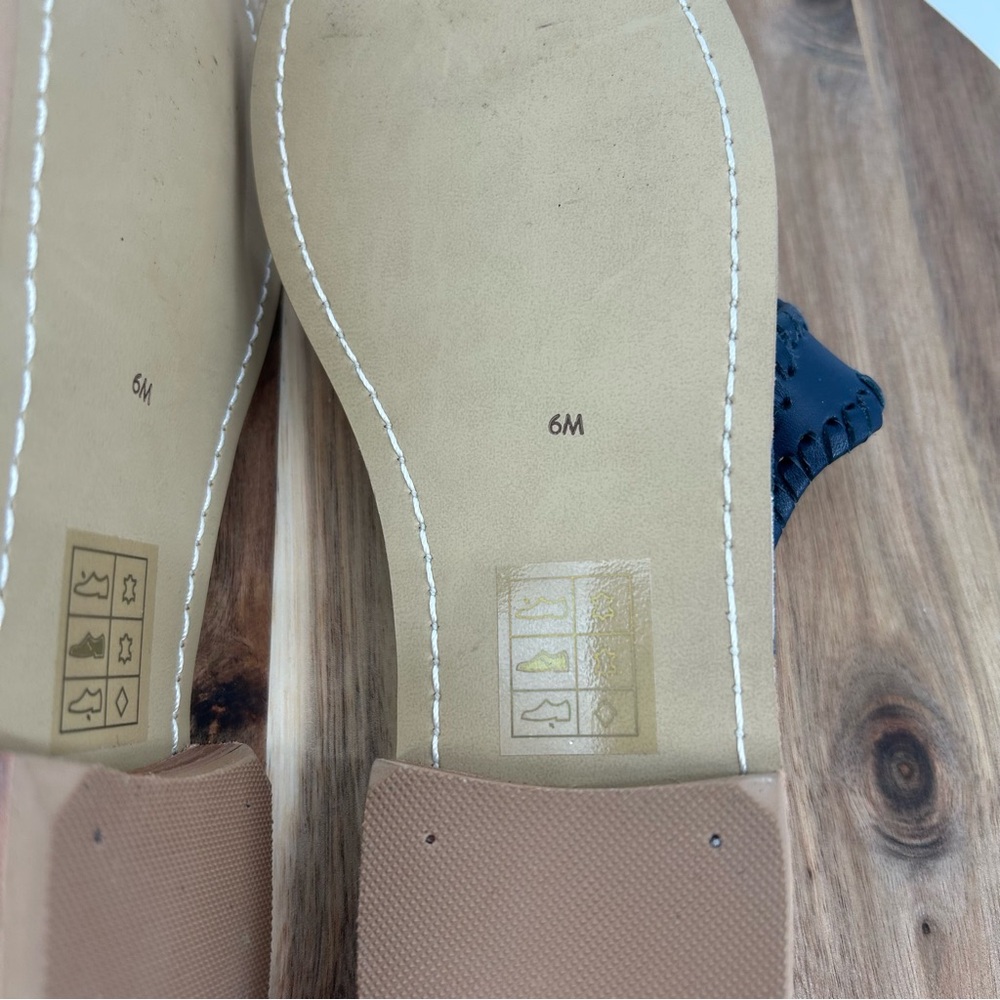 Jack Rogers Navy Blue and Tan Leather Flat Sandals Womens Size 6 Medium - Picture 9 of 10